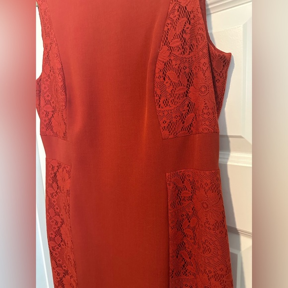 Adrianna Papell Women's Size 14 Red/Orange Lace Paneled Sheath Dress Sleeveless - Picture 3 of 9
